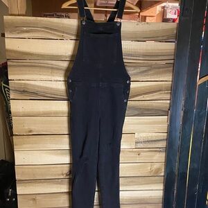 Old Navy OG straight jean Women's Overalls black jack wash 6 distressed knees